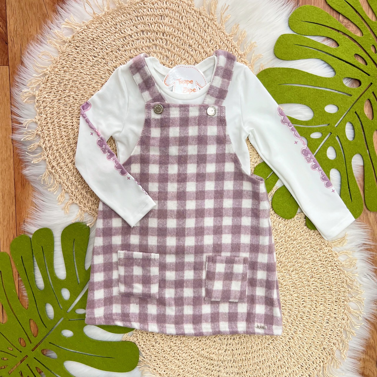 Conj. Blusa Manga Longa Cute e Salopete Xadrez em Lã - Lilás